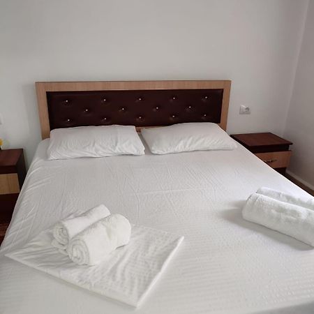 Guest House Eloid Берат Екстериор снимка