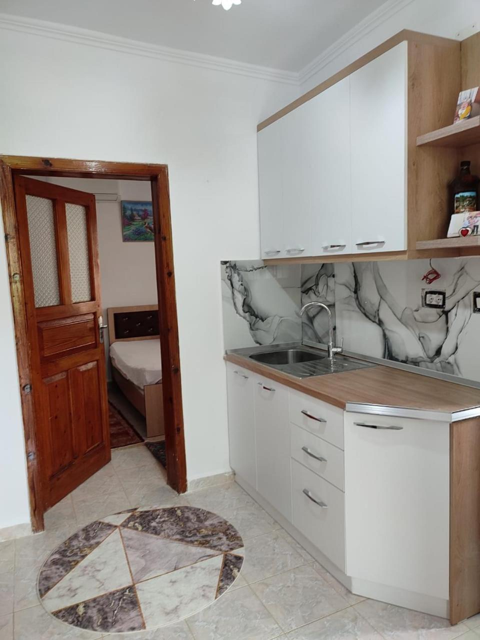 Guest House Eloid Берат Екстериор снимка