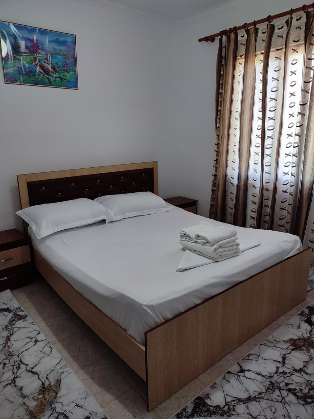 Guest House Eloid Берат Екстериор снимка